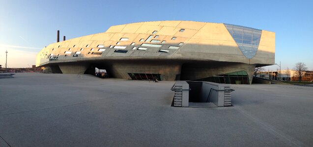 Building modern artistic