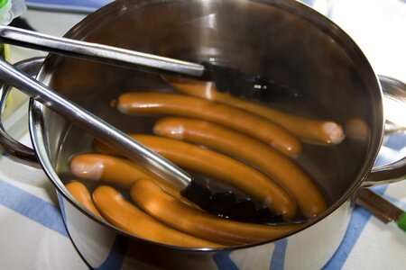 Cook cooking pot sausage
