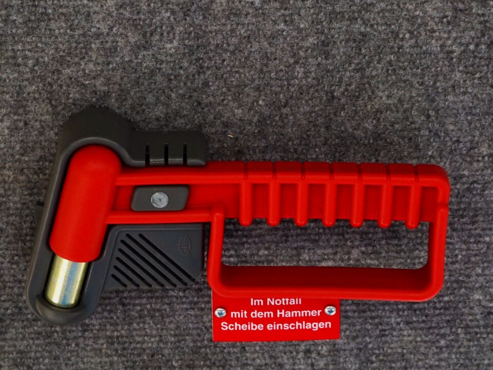 Riveting hammer emergency accident aid