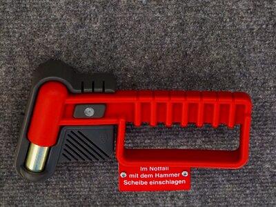 Riveting hammer emergency accident aid