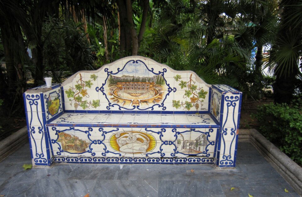 Park porcelain park bench