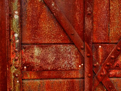 Door rust red