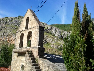 León church spanish village