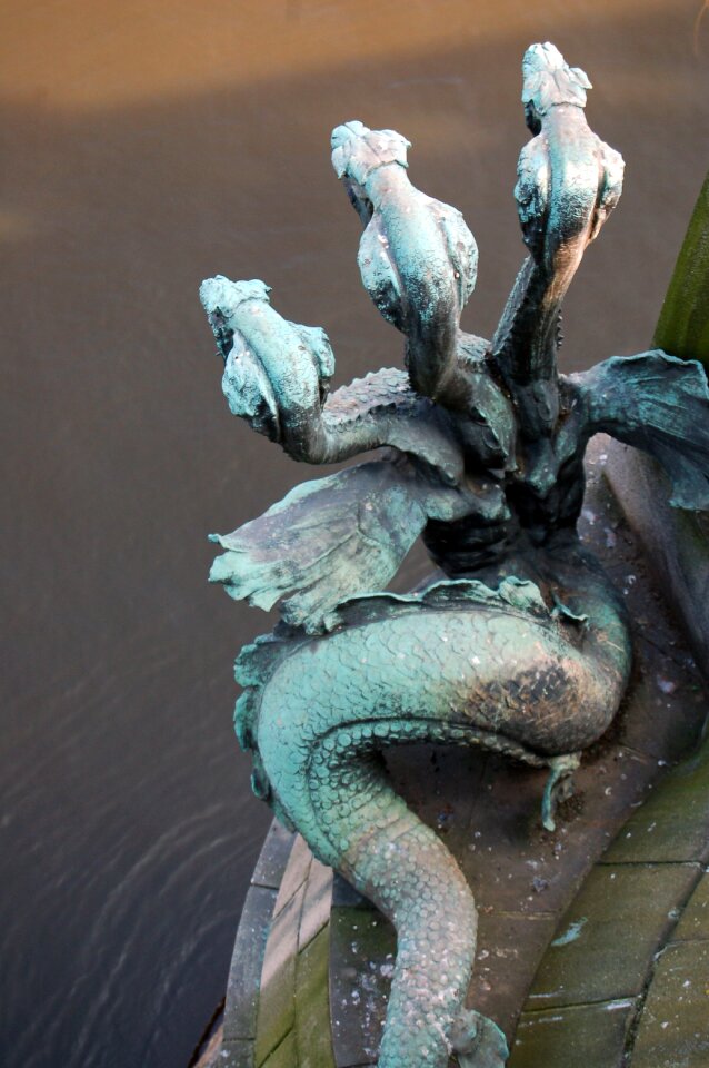 Dragon head architecture