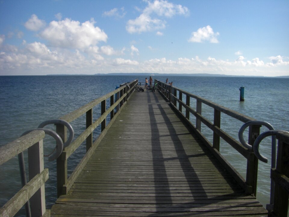 Roma table walk sea