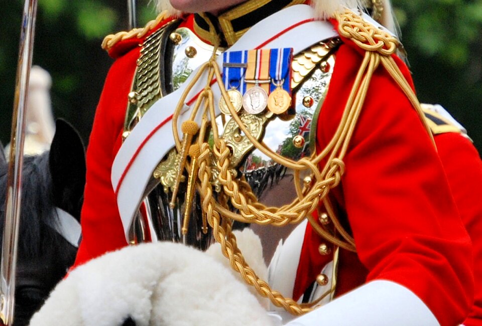 Mounted breast plate reflection