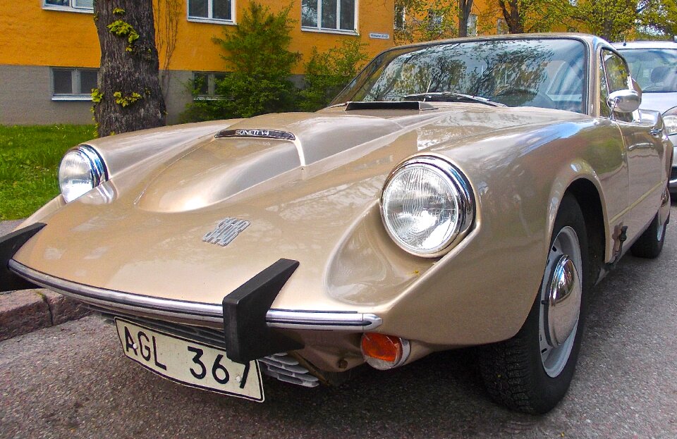 Saab sports car beige