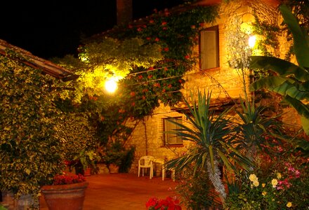 Summer house courtyard idyll