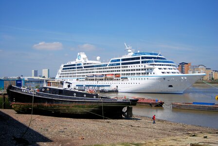Ocean river thames shipping