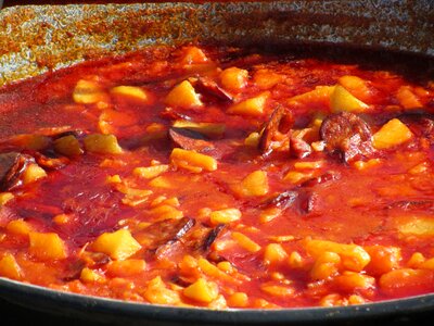 Kettle paprikáskrumpli outdoors