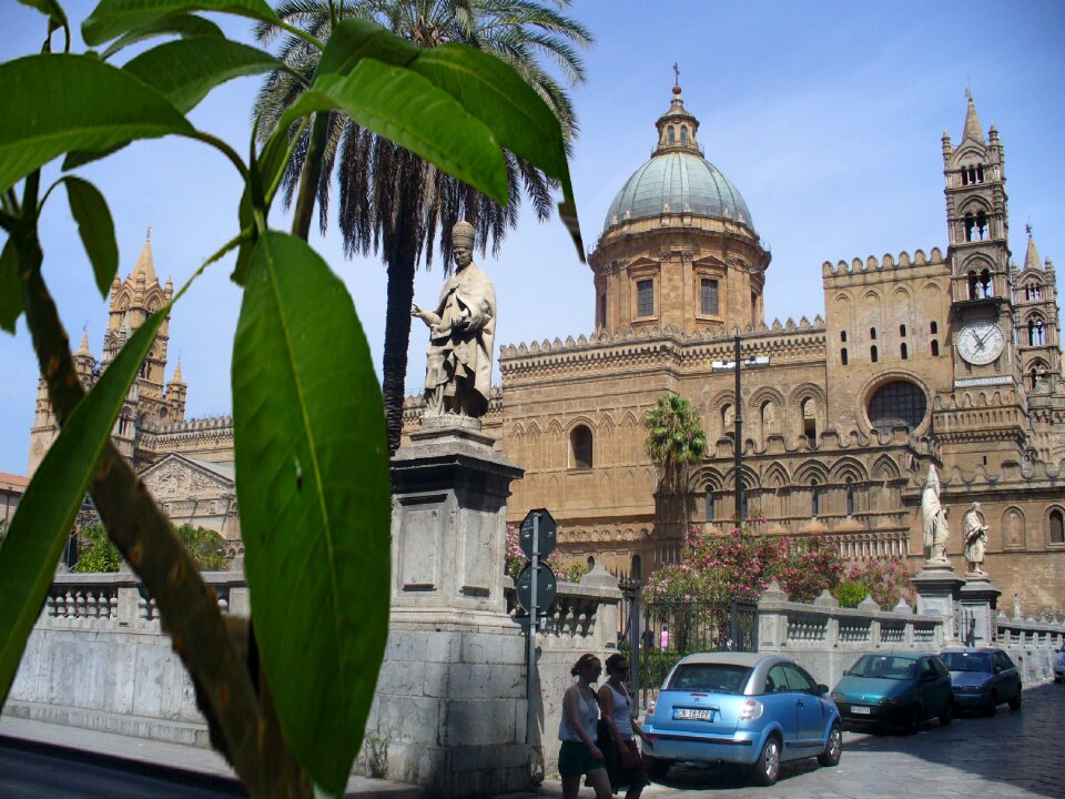 Palermo piazza dome