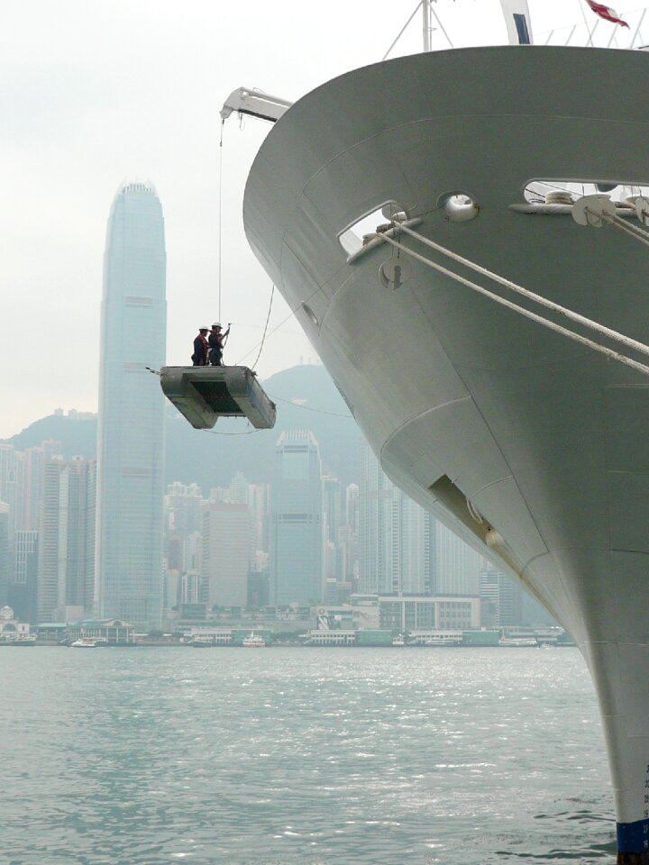Hong kong skyscraper suspended