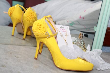 Shoes jump shoes yellow shoe