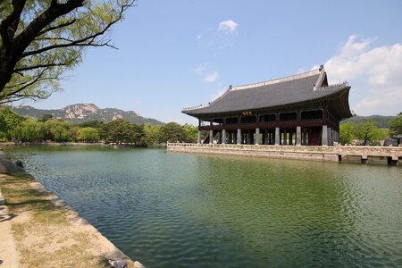 The joseon dynasty the royal palace gyeonghoeru