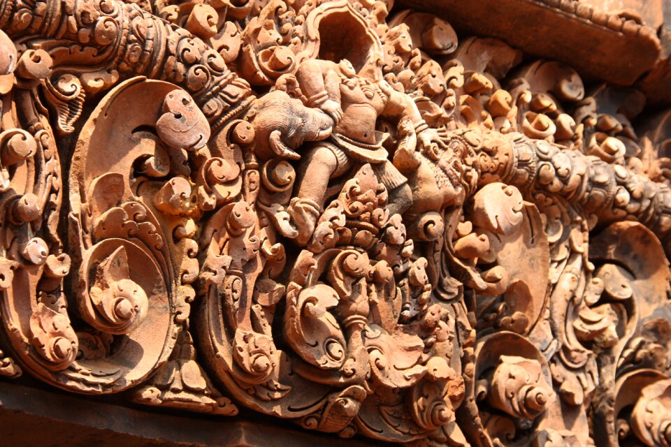 Banteay srei temple complex stonemasonry