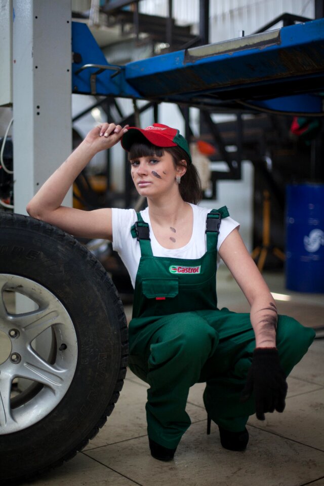 Girl car service photoshoot
