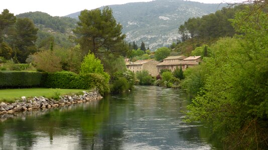 Landscape fontaine de vaucluse river