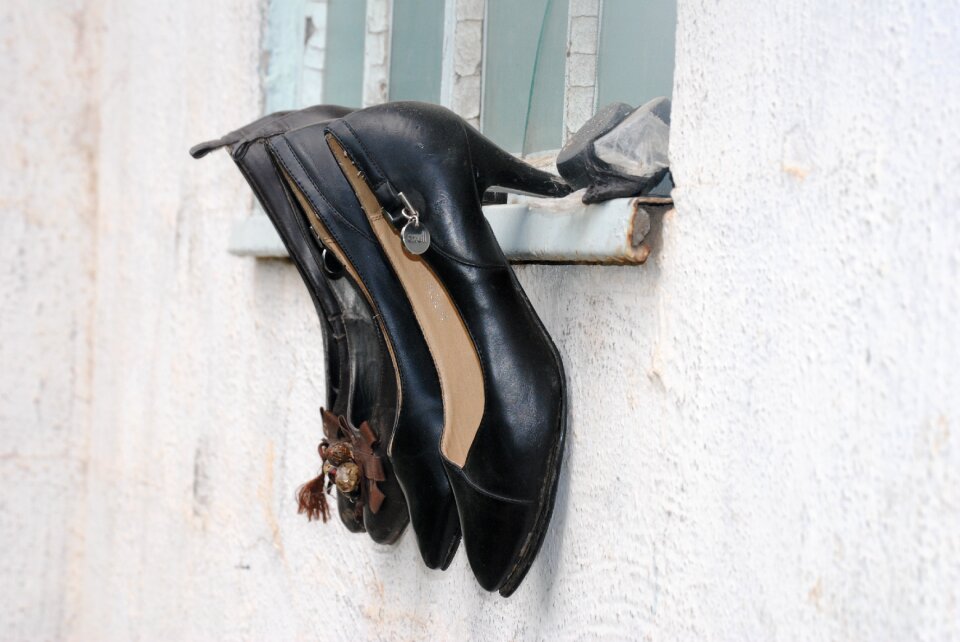 Footwear leather shoe