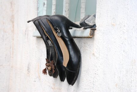 Footwear leather shoe