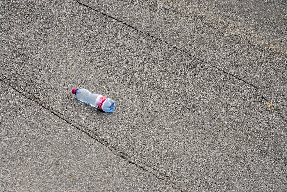 Bottle plastic cracks