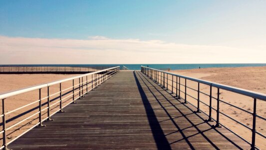 Walkway handrail balustrade