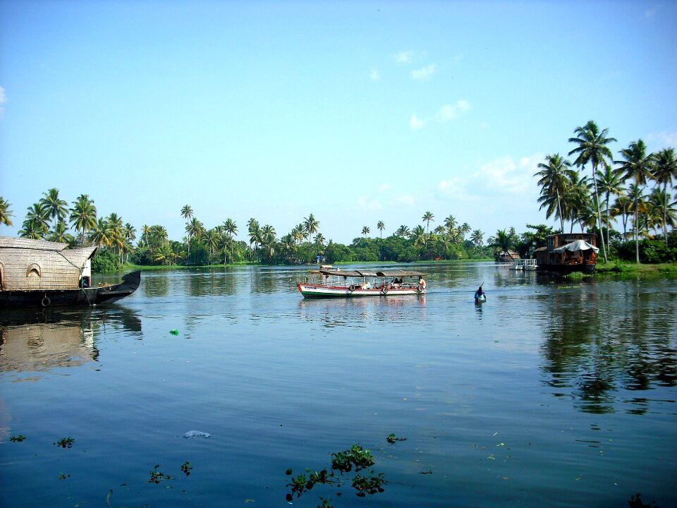 Boat houseboat india