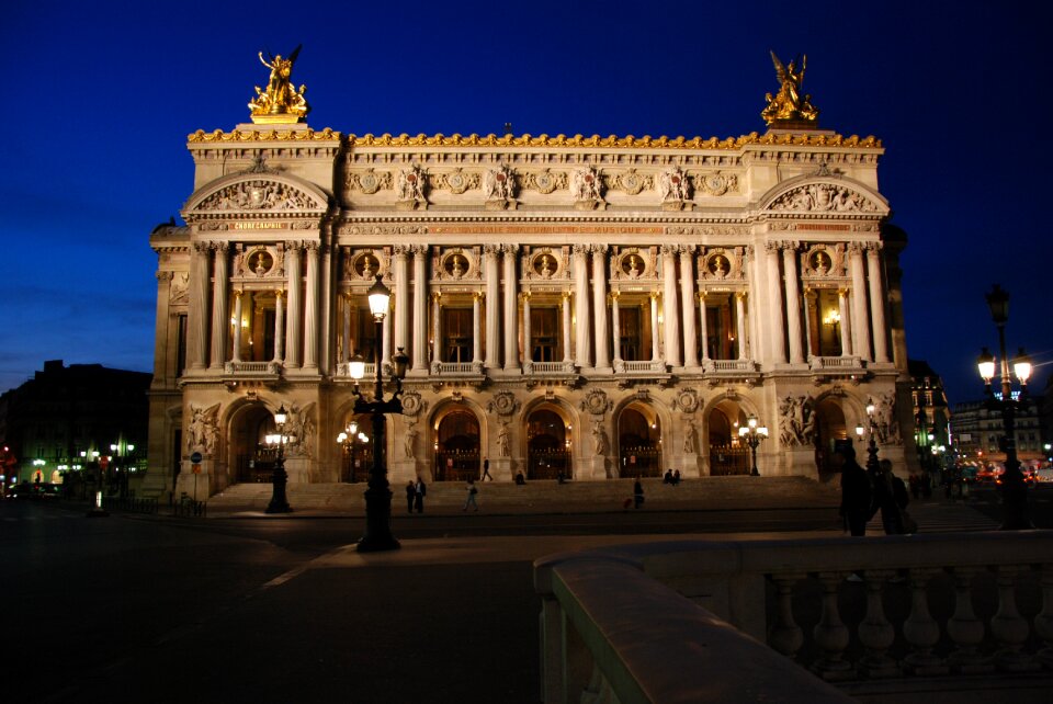 Opera paris theatre