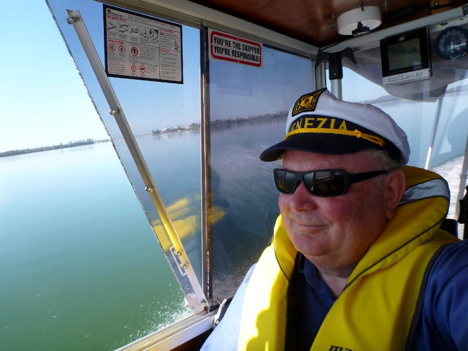 Power boating tuggerah lakes nsw australia