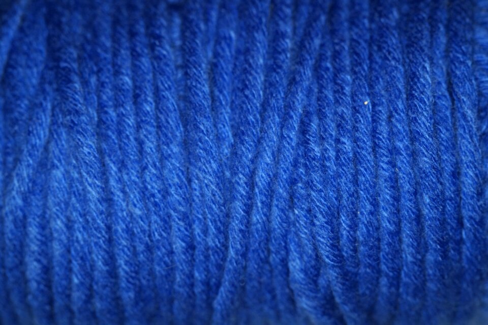 Texture woollen cat's cradle