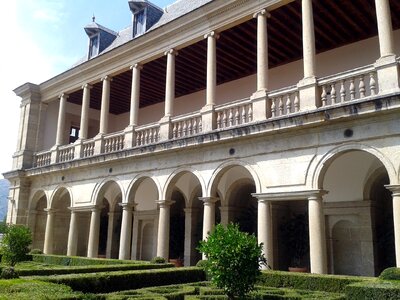 Monastery san lorenzo architecture