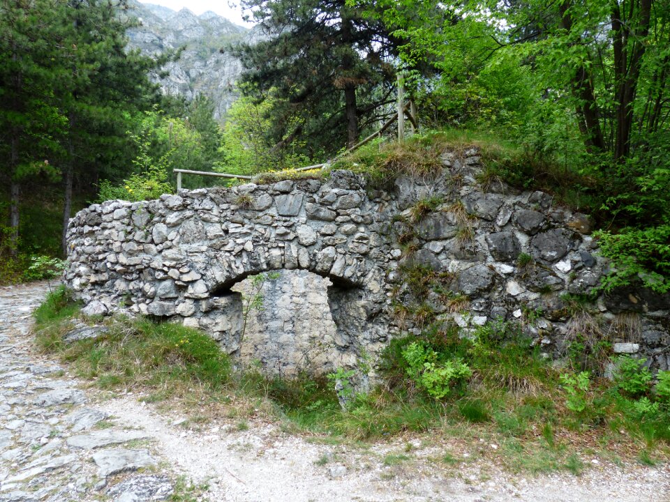 Lime production trail nature park lake garda