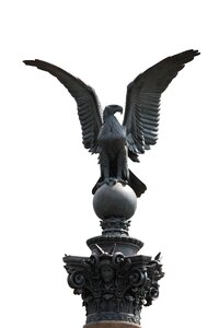 Sculpture raptor monument