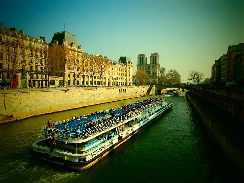 Ship tourists france
