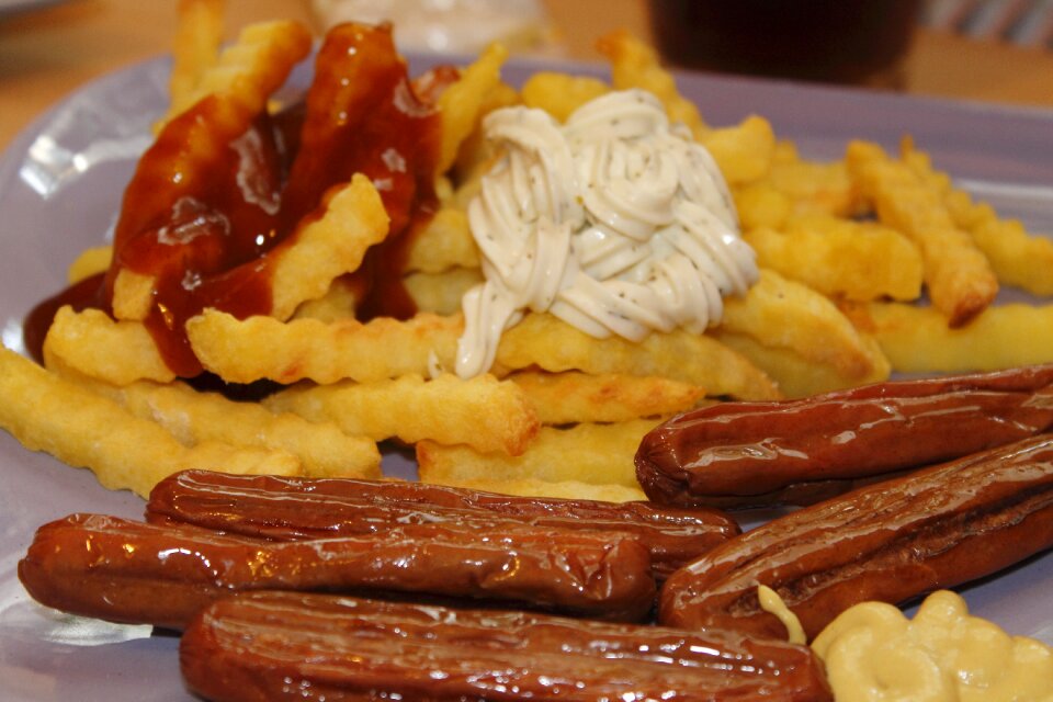 Ketchup remoulade sauce eat