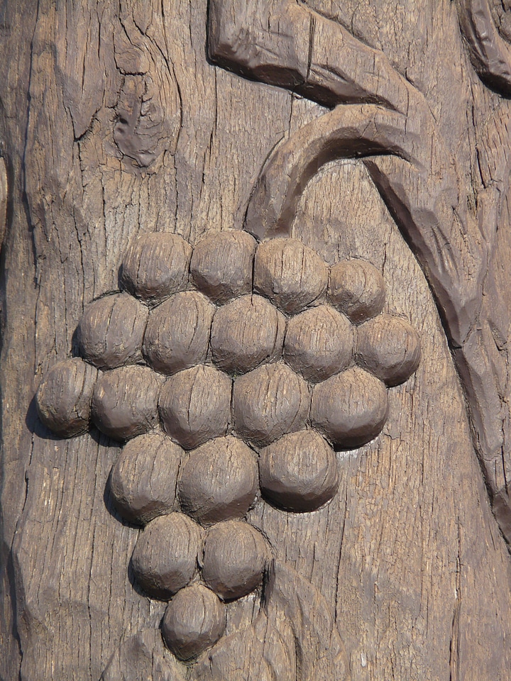 Wine grapevine ornament