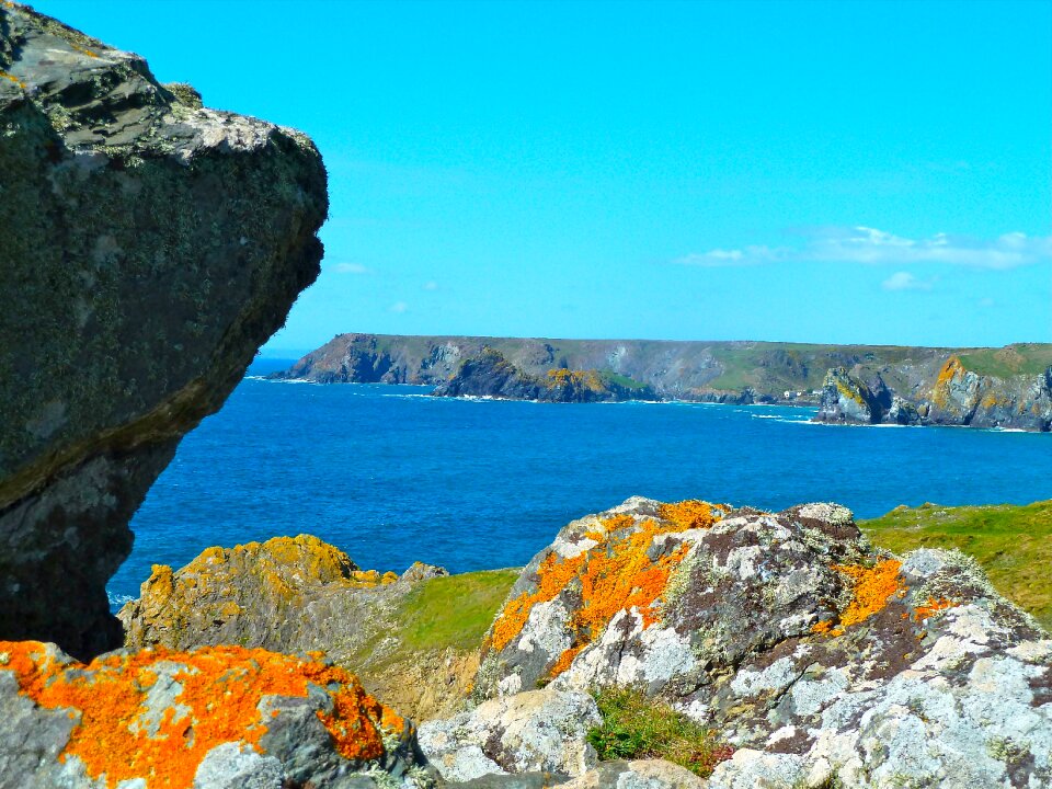 Bay rocks land