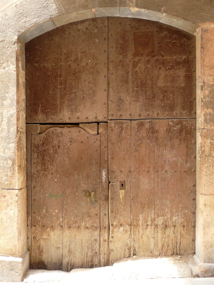 Decorative entrance doorway