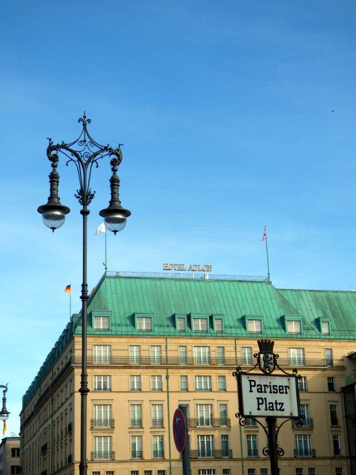 Paris burst hotel adlon sky