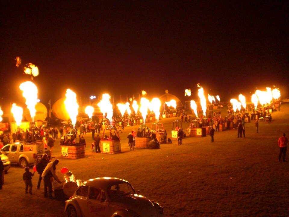 Hot night balloon basket