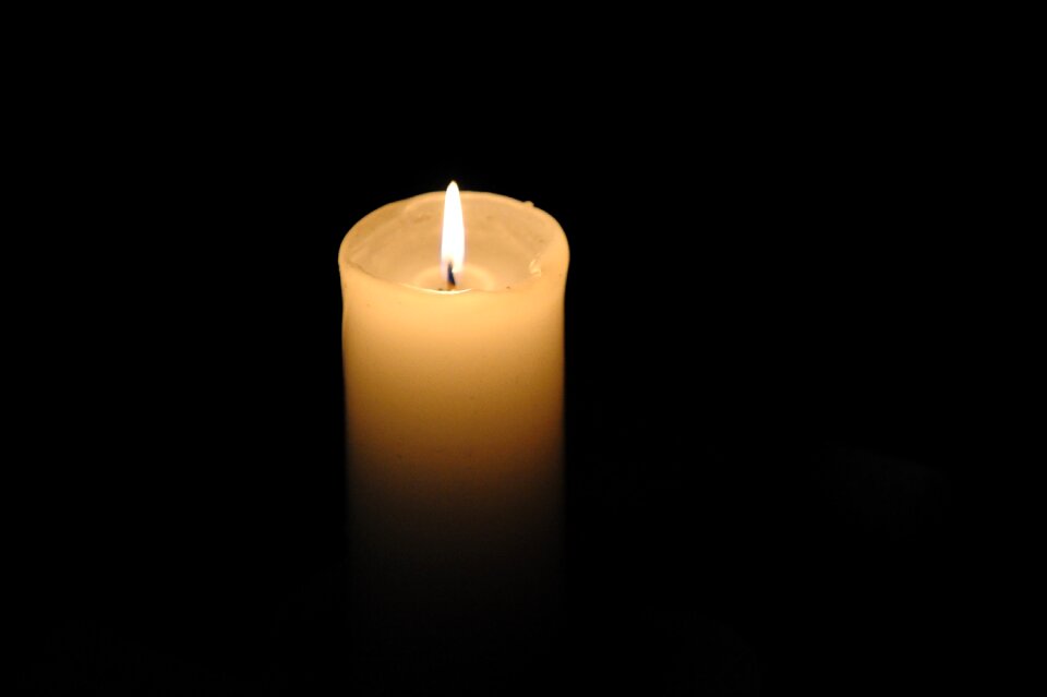 Sacrifice the brightness shedding light