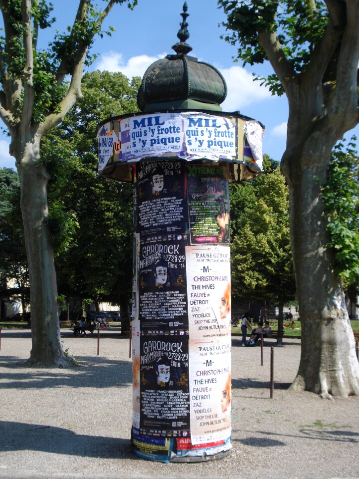 Morris column advertising communication