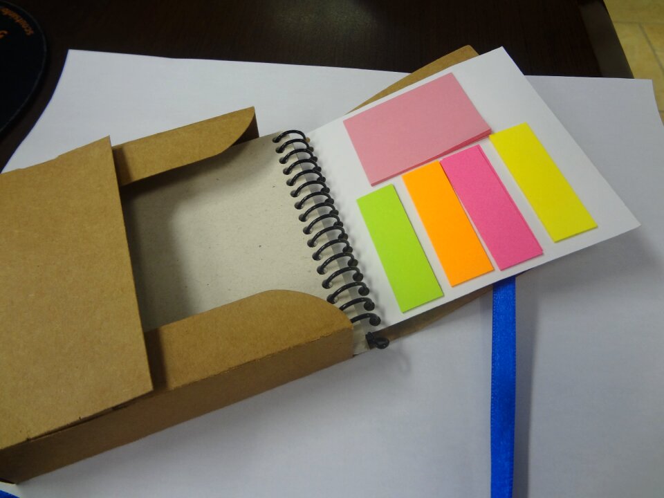 Postiti block with spiral cardboard box