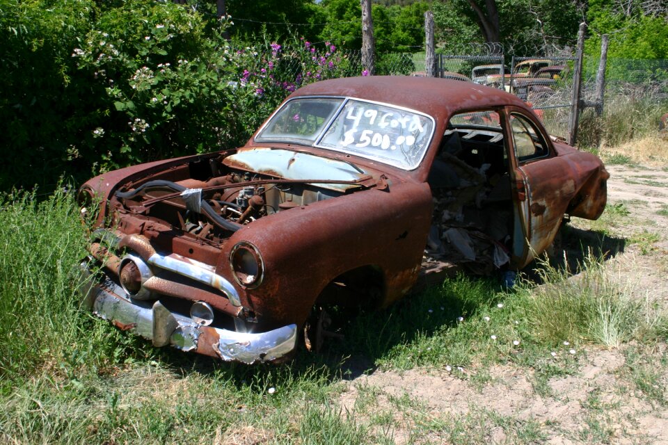Automobile rusted junk