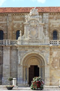 Door architecture romanesque photo