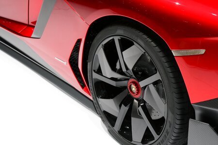 Vehicle wheel red photo