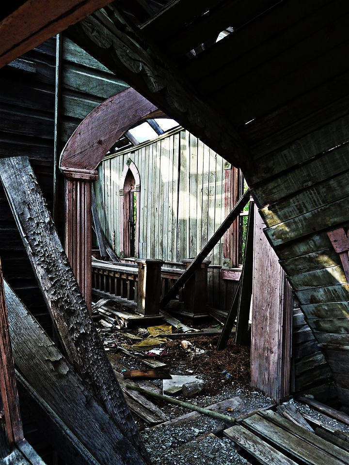 Damaged heritage building