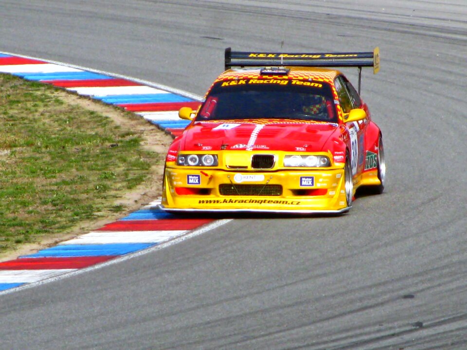 Driving vehicles fia