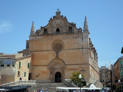 Church imposing front photo