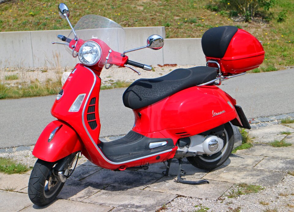 Red flitzer locomotion