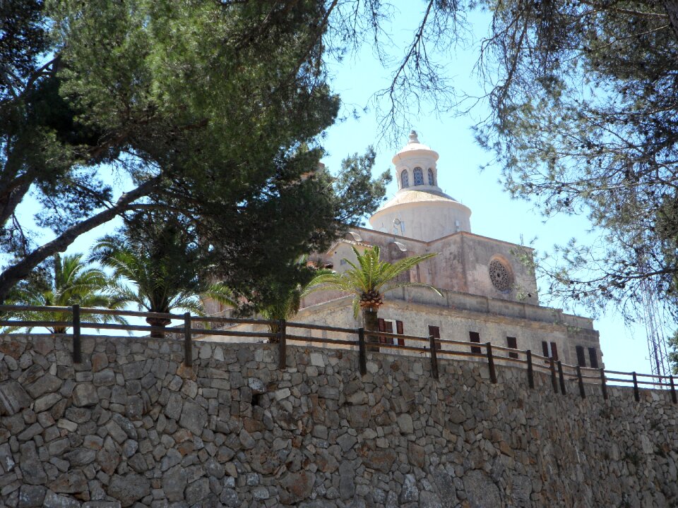 Mediterranean chapel architecture